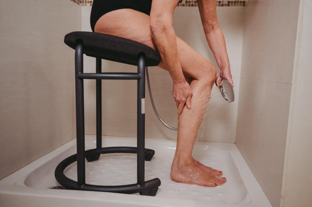 Was ist ein klappbarer Duschhocker?